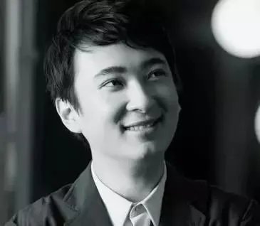 国民老公王思聪参加老同学婚礼，大手笔随礼30万，这事你怎么看？