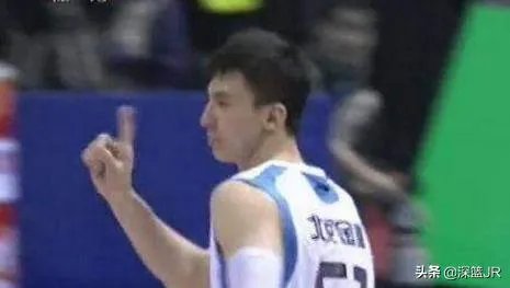 吉喆对麦迪摇手指