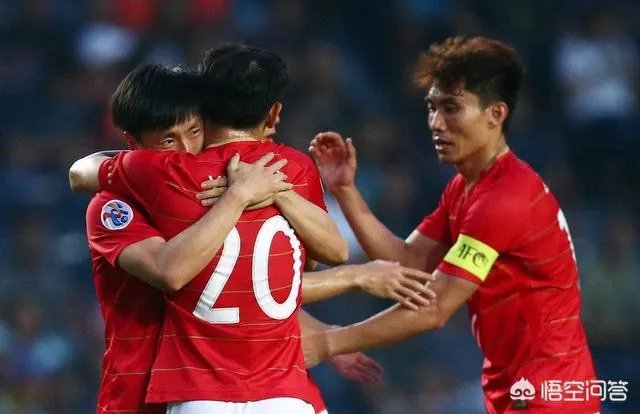 今天上海绿地申花和广州恒大都踢平了，而且申花更让人堪忧，对今天的比赛，你怎么看？