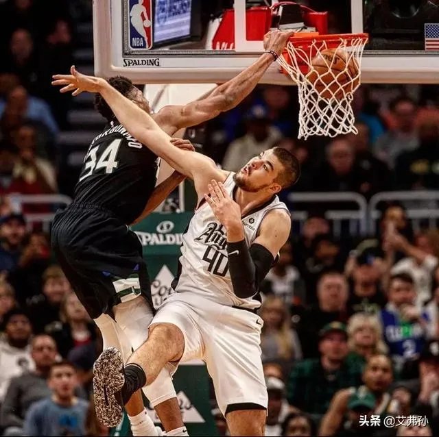 湖人大胜开拓者收获三连胜，而快船被雄鹿狂虐，如何评价？