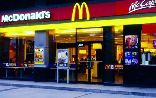 加盟麦当劳一年能赚多少钱？
