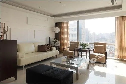 彪悍小美女5万装95平时尚雅居 静候网友品评