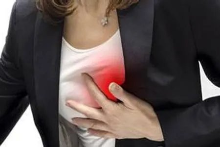 胸口捏到这个表明你体内有癌（图）