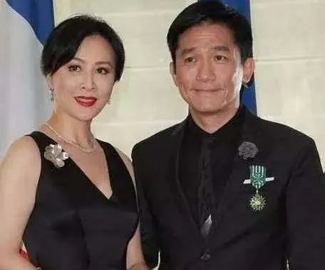 国民老公王思聪参加老同学婚礼，大手笔随礼30万，这事你怎么看？