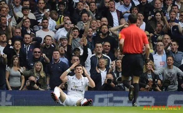 盘点足坛十大假摔王 C罗苏神布教授领衔无罗本