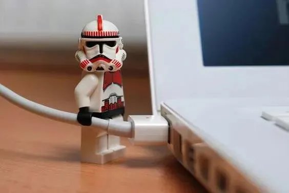 乐高积木们，你们躺在收纳箱里还好吗？