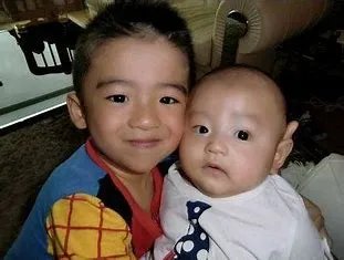 张柏芝晒合照为大儿子庆生，Lucas身上有谢霆锋的影子吗？