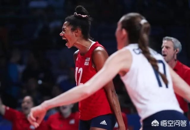 美国女排3-1击败巴西女排夺B组头名，A组的意大利中国胜者就是美国半决赛对手了？