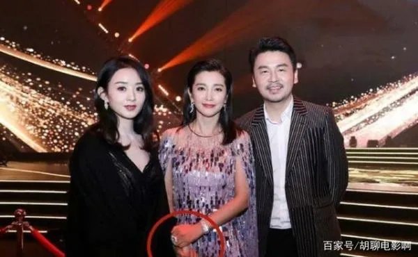 李冰冰庆生照曝光，48岁的李冰冰看起来为何丝毫不输赵丽颖？