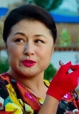 于月仙年轻时颜值惊艳，五官精致皮肤白皙，你是通过哪部作品认识她的？