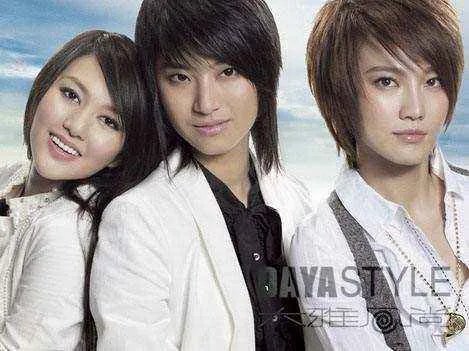 湖南台的超女快男当初的冠军如今发展的怎么样？