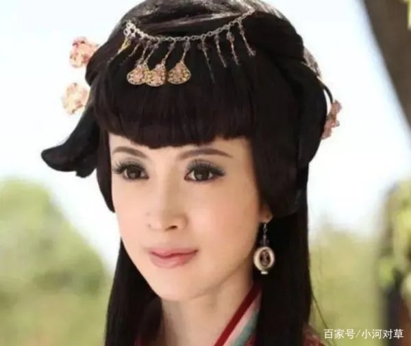 为什么金巧巧总是在演公主的角色?