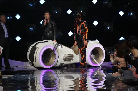 非诚勿扰于冰的摩托车叫什么名