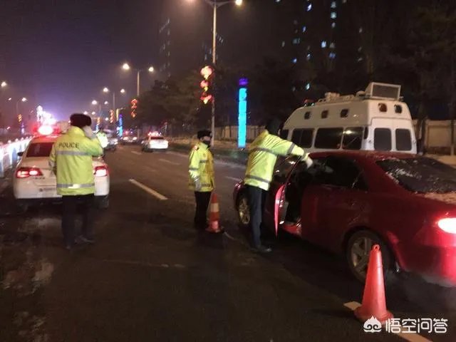 全国都在严查酒驾醉驾，并且大力宣传，为什么还会有人顶风酒驾，各位亲怎么看？