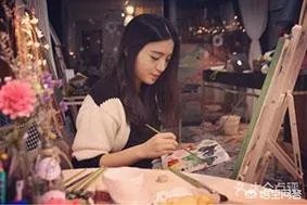 想当美术老师，是当画室老师比较好，还是在学校当老师比较好？