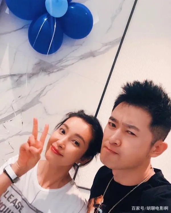 李冰冰庆生照曝光，48岁的李冰冰看起来为何丝毫不输赵丽颖？