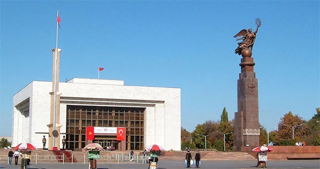 如何看待吉尔吉斯斯坦总统突然辞职一事？