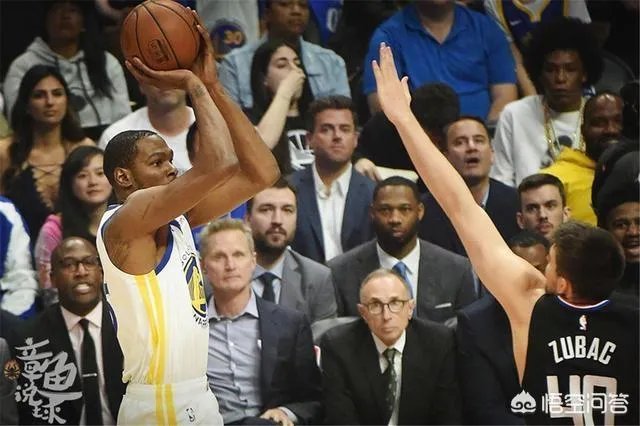 凯文-杜兰特首轮G3暴走砍下38分，可他却又吃了1个技术犯规，对此你怎么看？