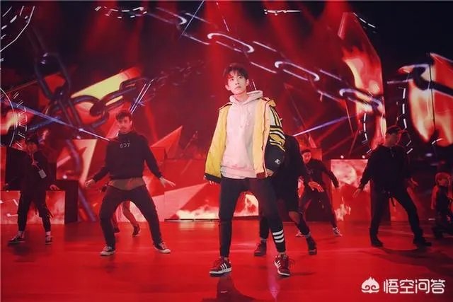 热血街舞团和这就是街舞哪个先播