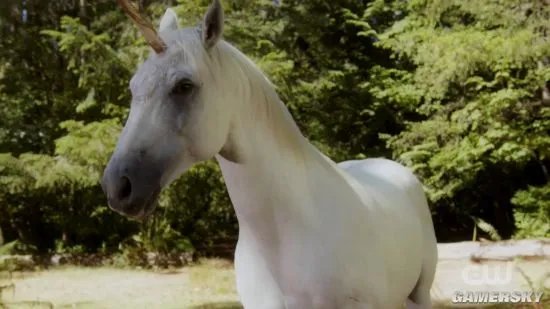 DC神剧《明日传奇》第4季首曝预告 渣康激吻男友大秀性感胸肌