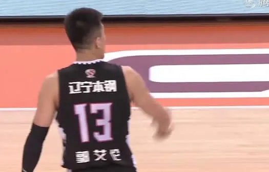 郭艾伦撒娇具体什么情况：郭艾伦撒娇真相来了来了