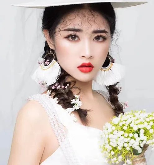 我想在上海学化妆，有什么好的学校吗