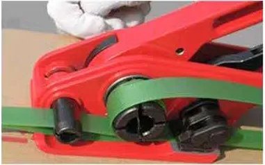 手动打包机用塑钢打包带打包货物流程详解