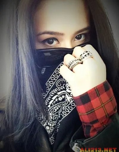 郭晶晶田亮赵薇黄奕 揭明星N角恋秘闻