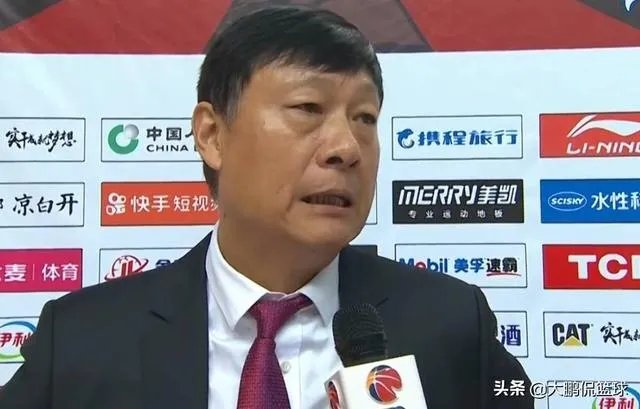 李根因伤缺战上海男篮比赛，被主教练李秋平所指责，对此你怎么看？