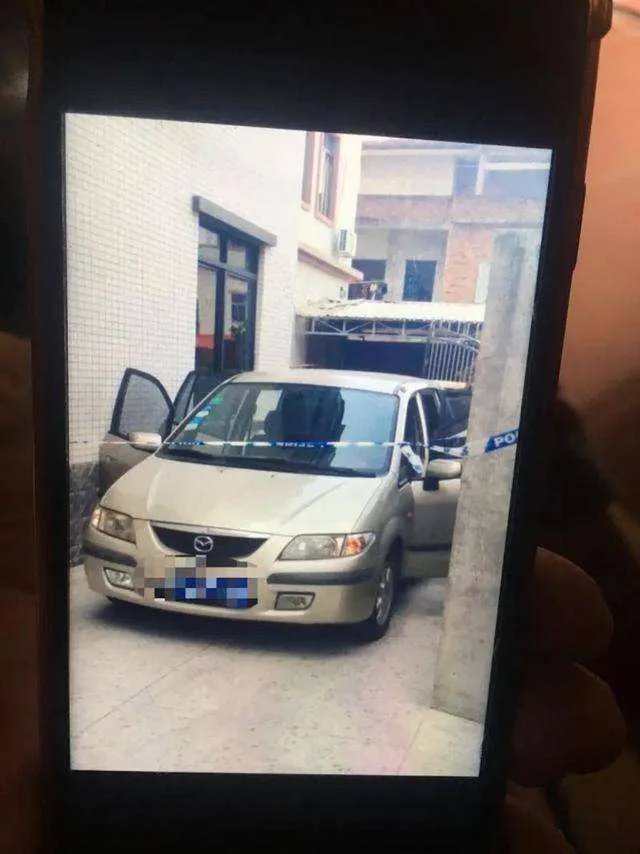 两男孩车内窒息，到底谁该担责？