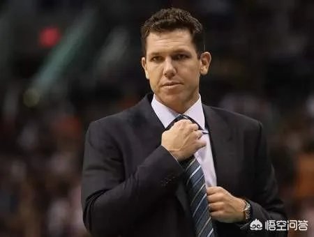 湖人队主教练沃顿在接受采访时表示，詹姆斯主场首秀将会上场2至48分钟，你怎么看？