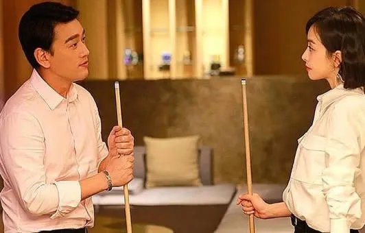 宋茜薇娅模仿王耀庆跳舞 画面太搞笑我无法忍住不笑