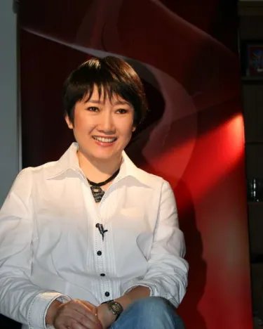 因拒绝生孩子被王刚抛弃的成方圆，后来是怎样报复的？