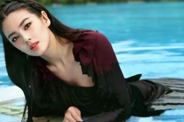 张雨绮发文支持鹿晗是否为了蹭热度？