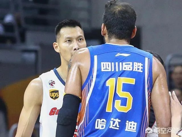 易建联为什么会和哈达迪在比赛中多次发生冲突？他们结怨的起源是什么？