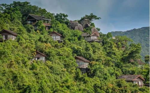 三亚旅游值得去的几个景点有哪些？可以具体说说吗？