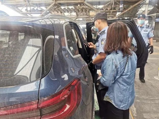 32岁男子一天被逼相亲3次，吓得离家出走。大家怎么看待？