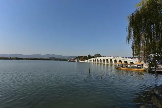 云南红河州蒙自市有什么值得推荐的旅游景区吗?