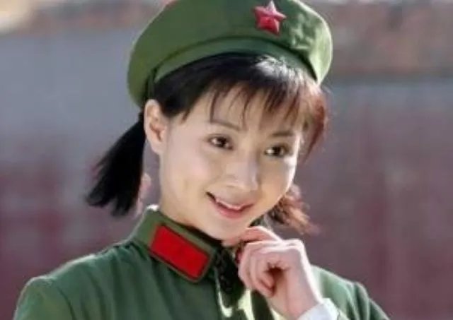 殷桃大学时期照片？