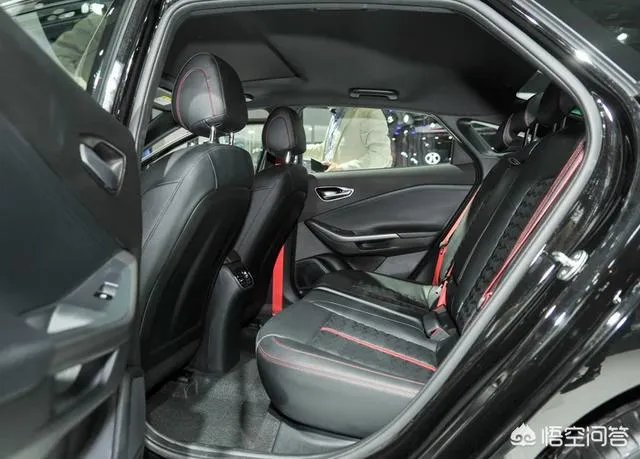 25岁男生想买15万的轿车有什么推荐的吗？