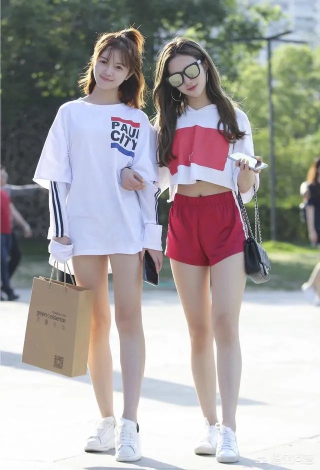 为什么一些现代的女生喜欢露腿？