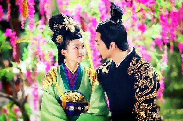 陈晓陆贞传奇吻戏花絮 与赵丽颖暧昧升级