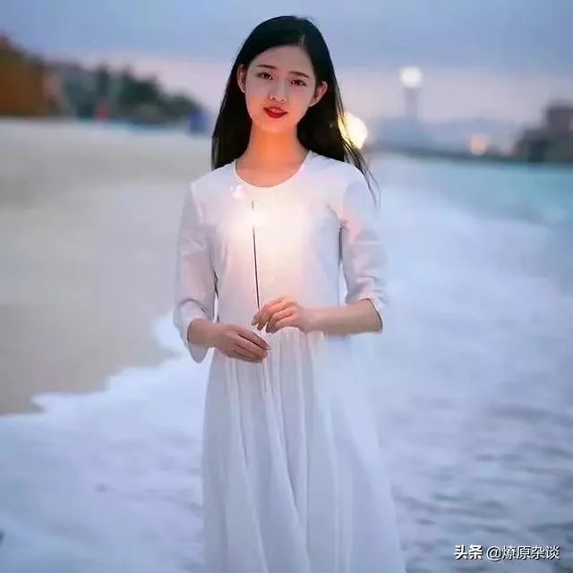 男朋友的前女友和男朋友家人一直有联系，而且很好，但是和男朋友没有联系，我应该生气吗？