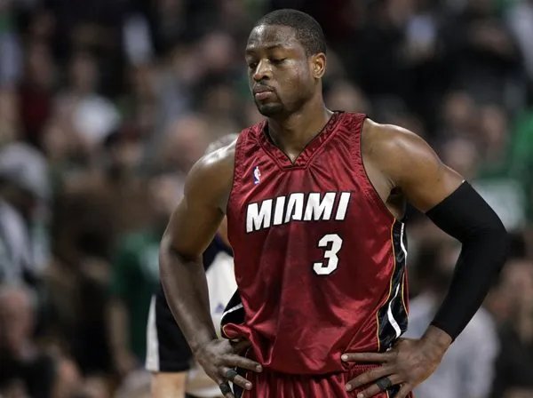 热火为什么还没有续约韦德？