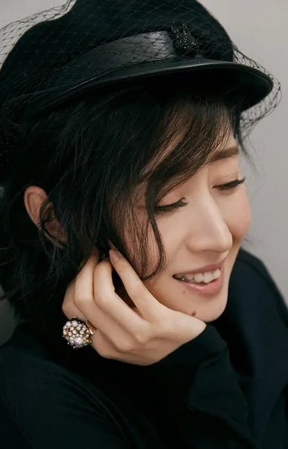 表情管理依旧到位的刘敏涛，是与谁合唱的《你要跳舞吗》？