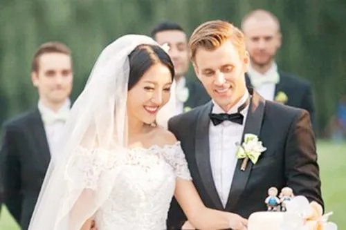 婚礼新郎答谢词推荐 简短感人的答谢词