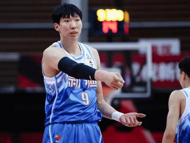 周琦到底应该不应该和新疆签约？