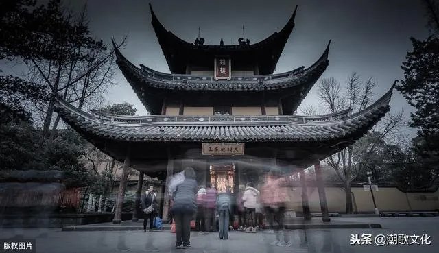 《三国演义》中，水镜先生是怎样的一个人？有人说水镜先生深不可测，是这样吗？