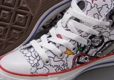 匡威帆布鞋如何涂鸦（步骤）