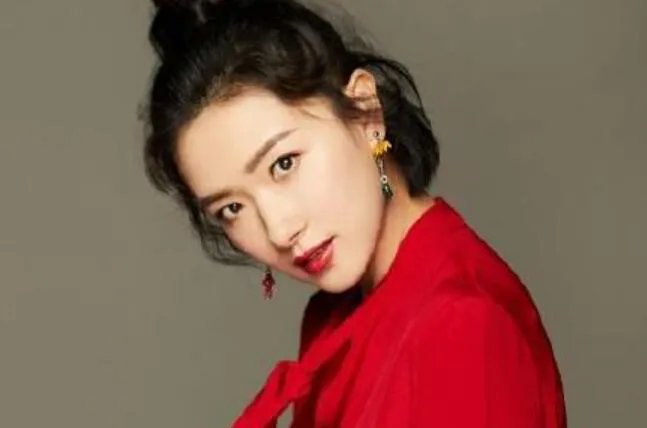 万茜发文报平安是怎么回事 万茜发文报平安回应车祸骨折